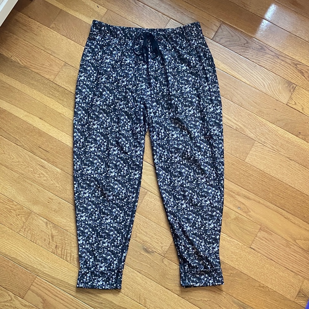 Lululemon Sequin Patterned Joggers